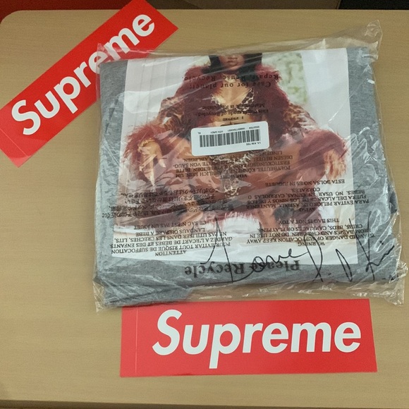 Lil Kim Tee - Picture 2 of 2